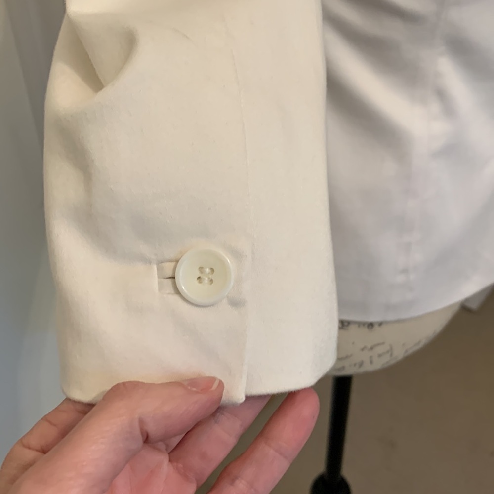 Three quarter sleeve white jacket/blazer from Limited. Sz XS - Picture 4 of 6